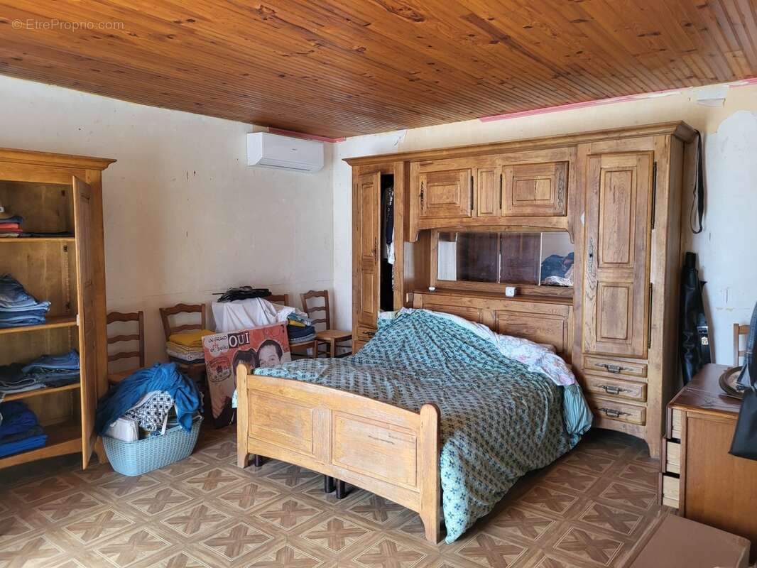 Maison à vendre 6 pièces AIRVAULT (79) Terrain 2538 m² - photo 4