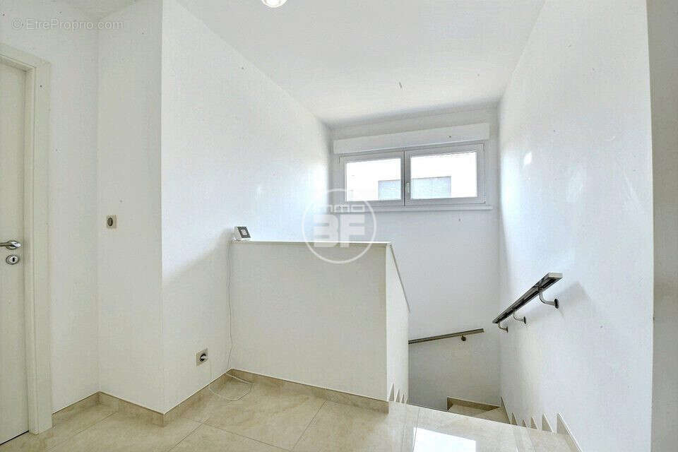 Maison 165 m² à Saint-Louis  - photo 9