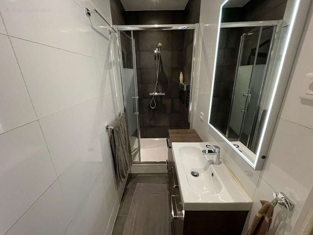 Appartement à PARIS-10E