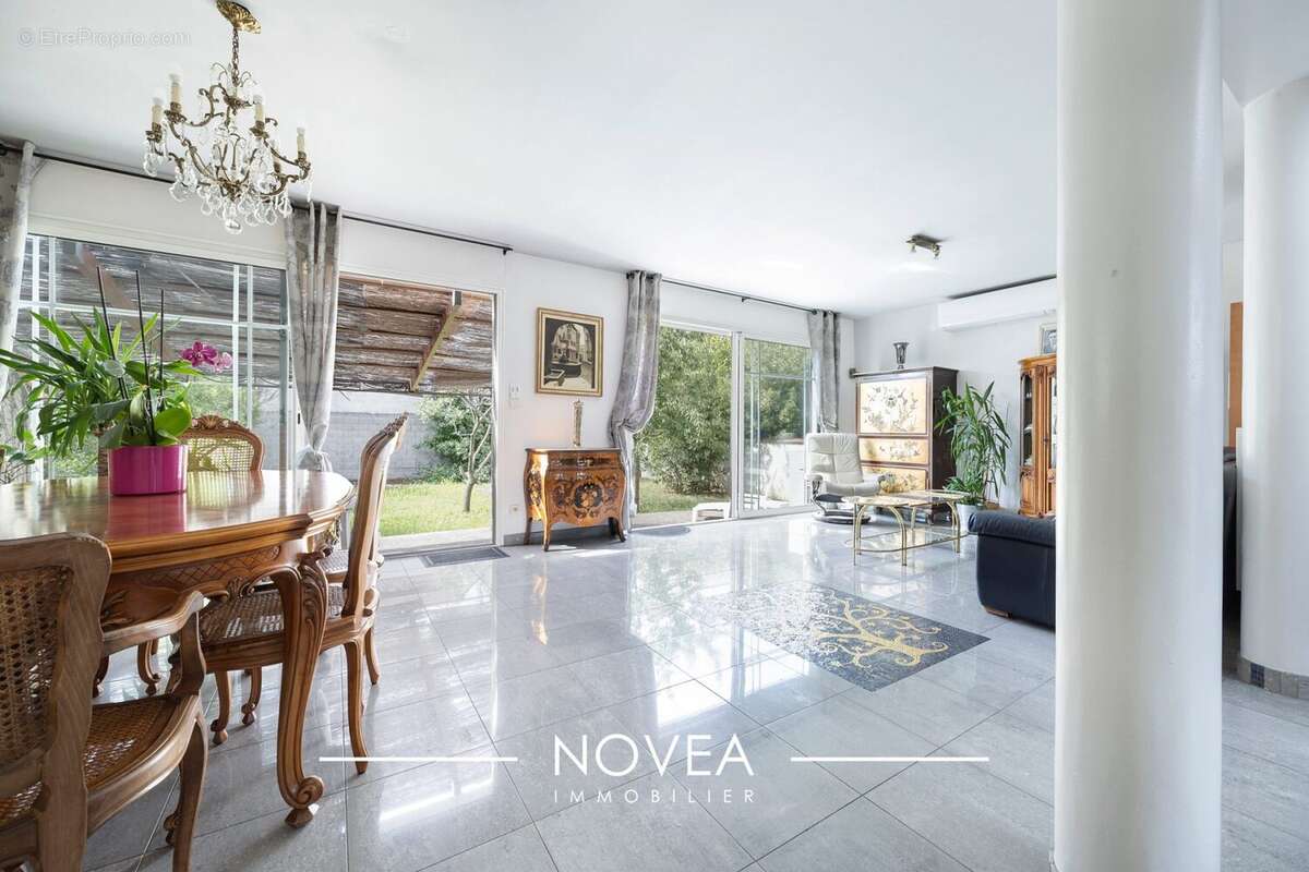 Maison à VILLEURBANNE