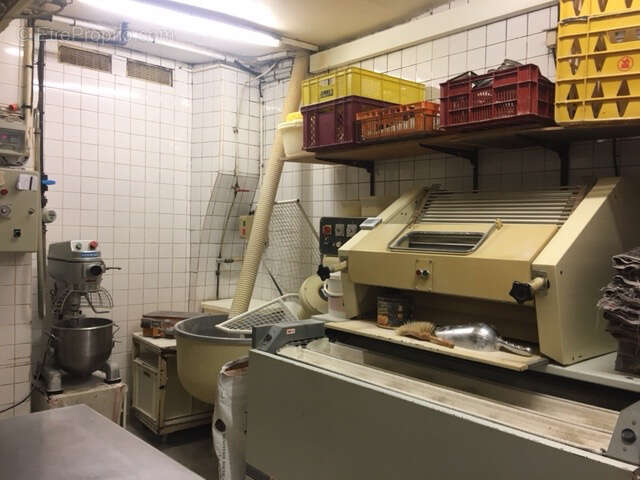 Commerce à SAINT-SATUR