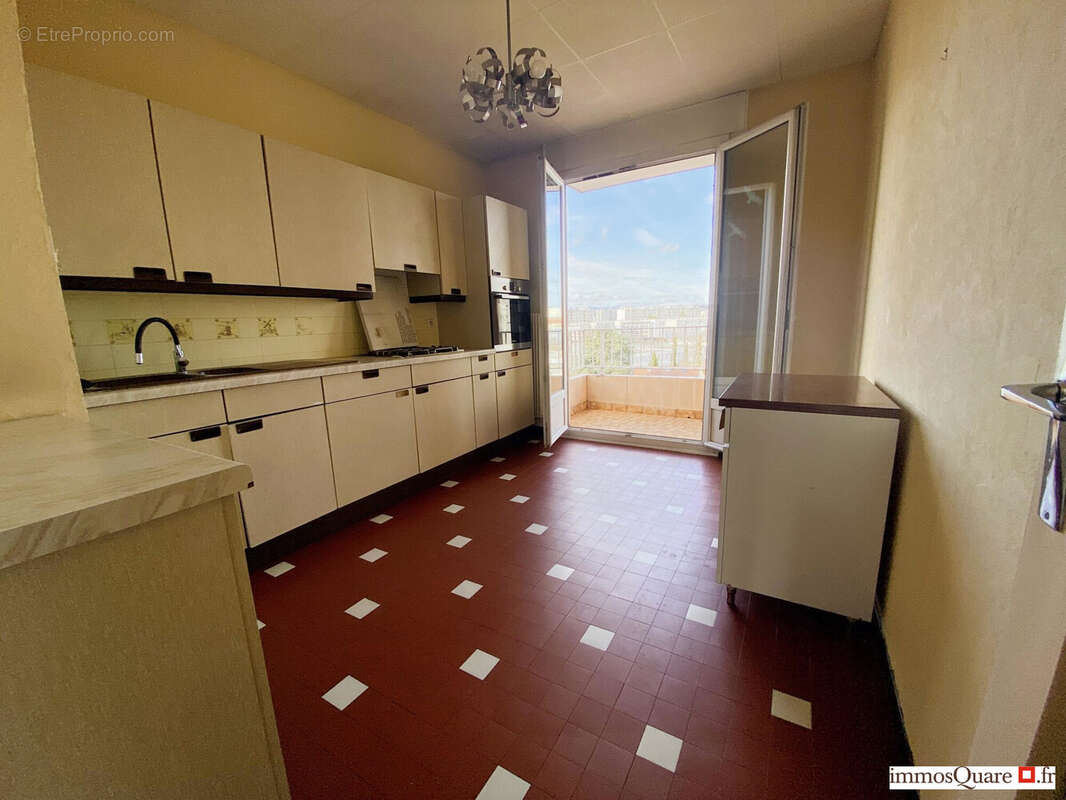 Appartement à LYON-8E