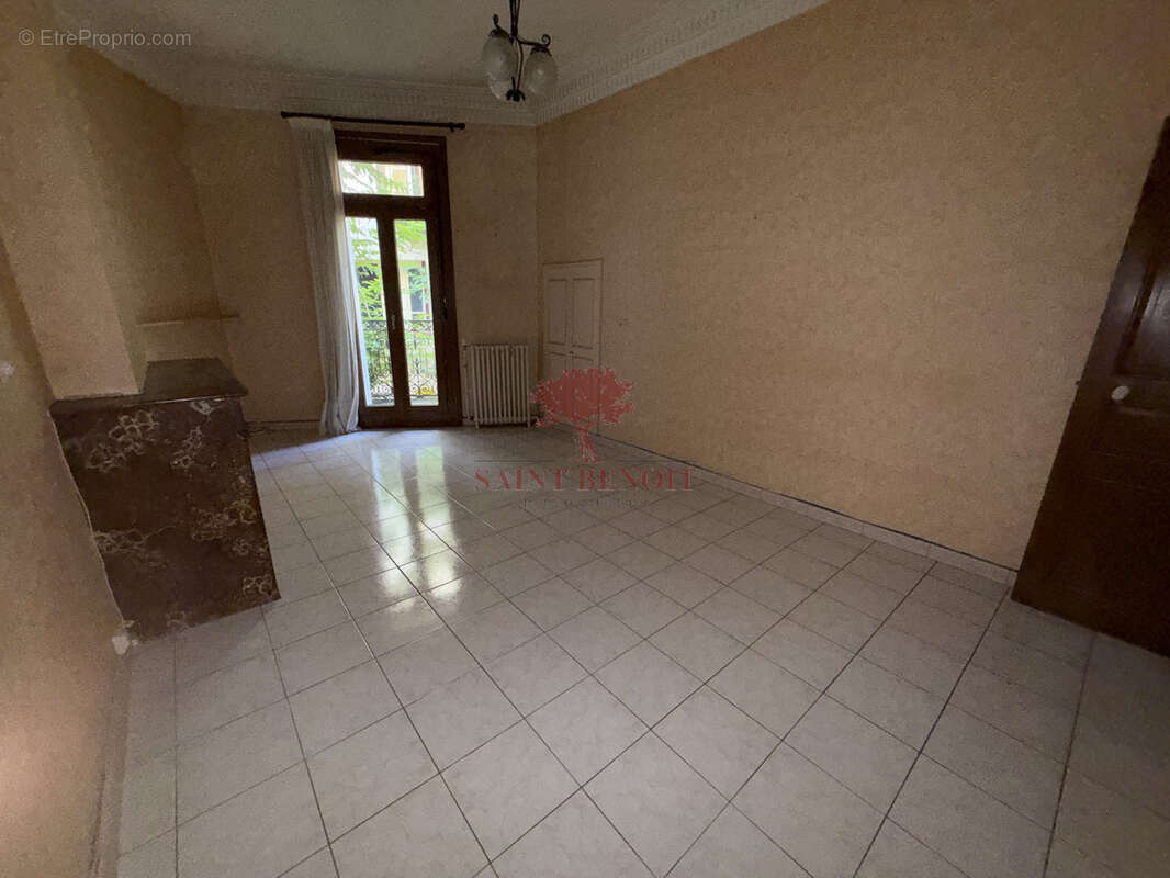 A vendre maison de village avec garage saint-saturnin de lucian - photo 11