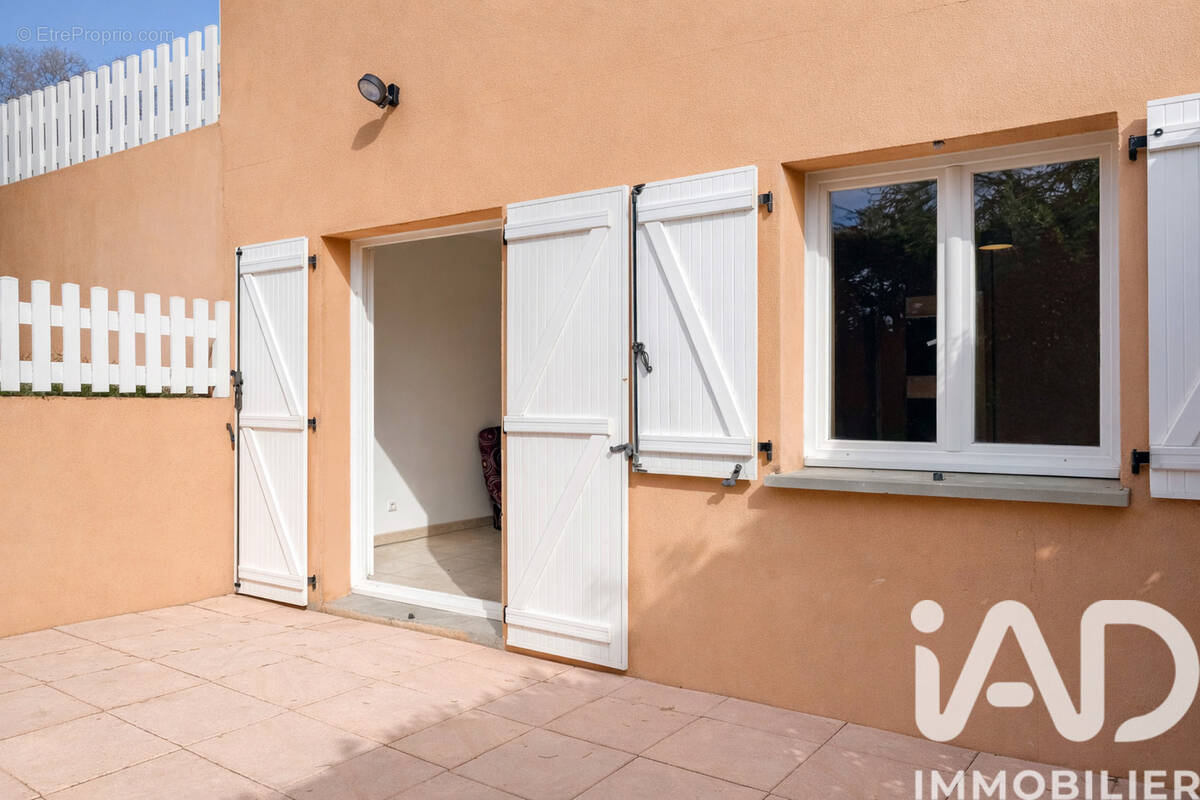 Photo 1 - Appartement à SAINT-GENIS-LAVAL