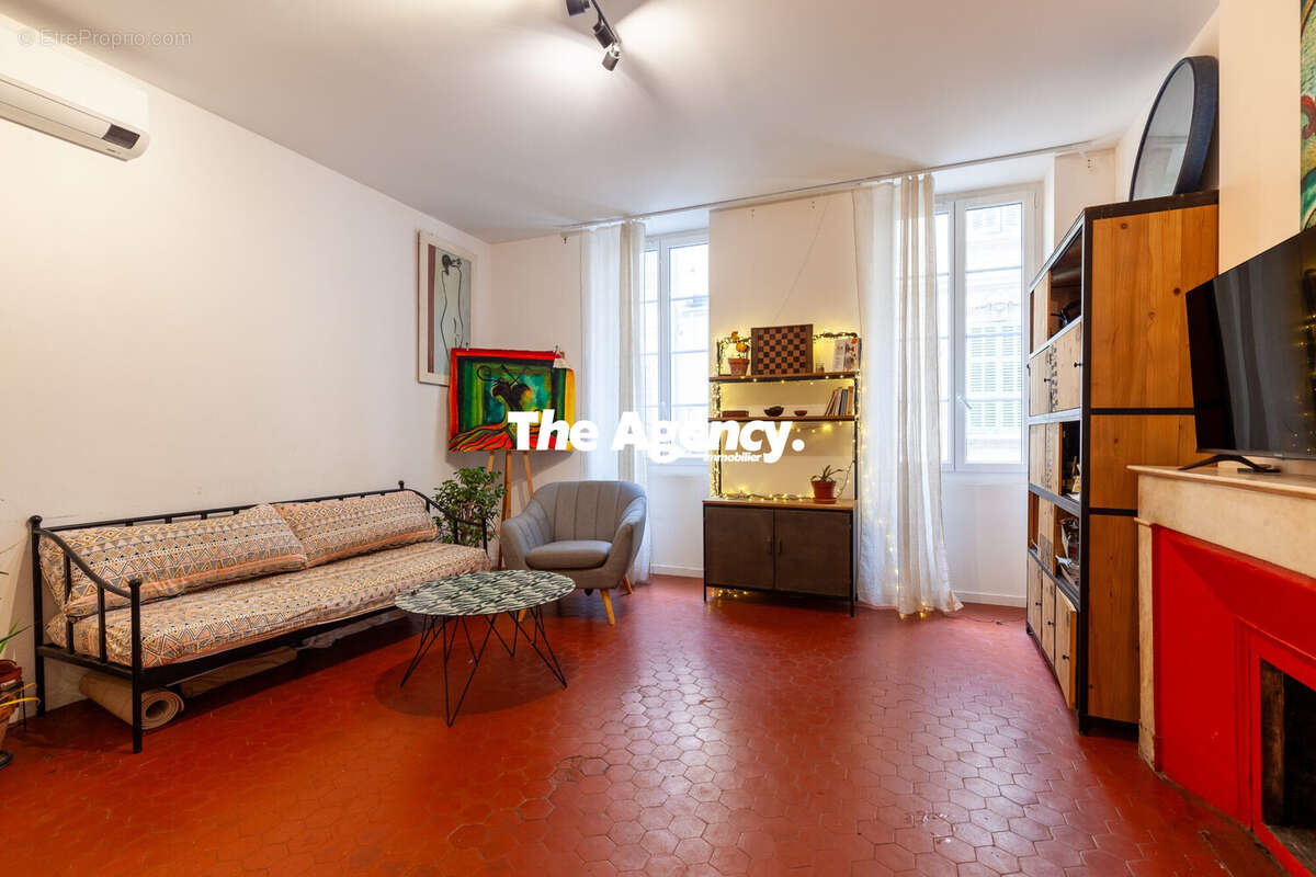 Appartement à MARSEILLE-1E