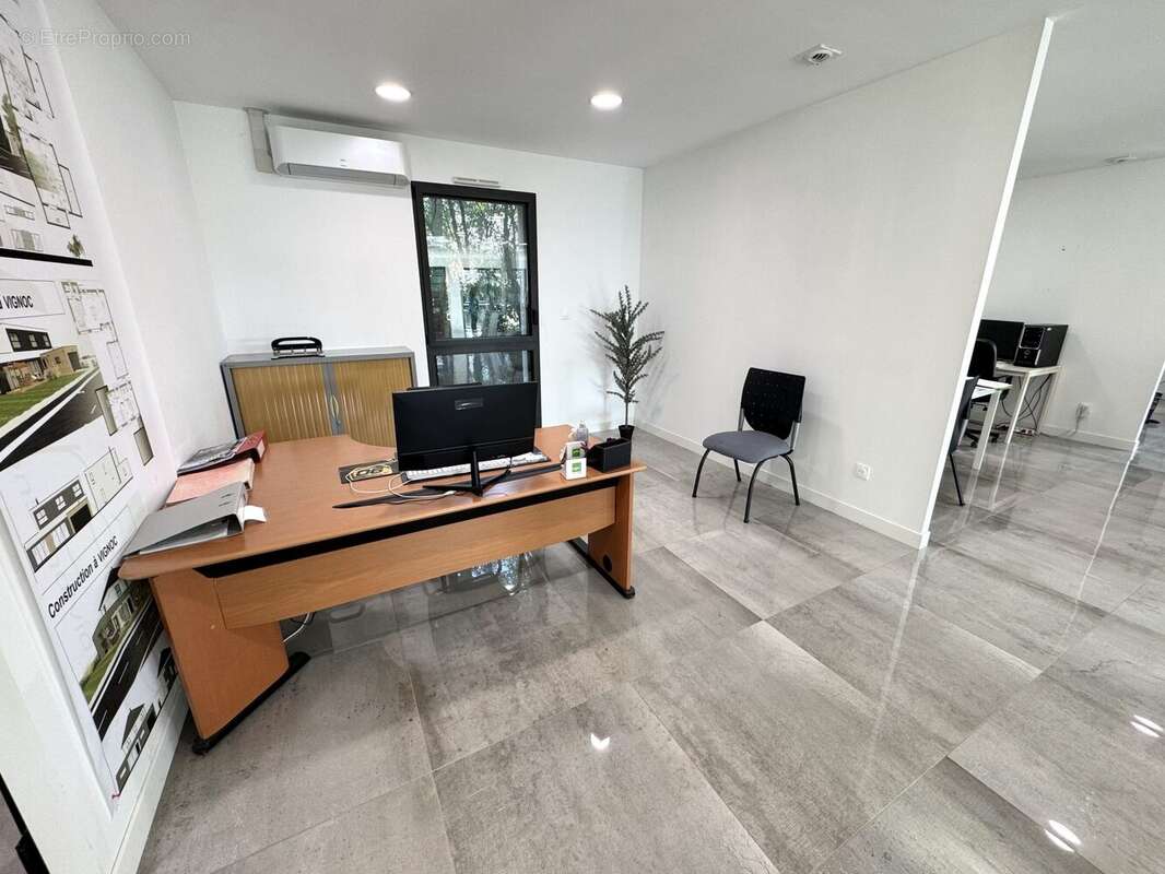 Commerce à LA CHAPELLE-DES-FOUGERETZ