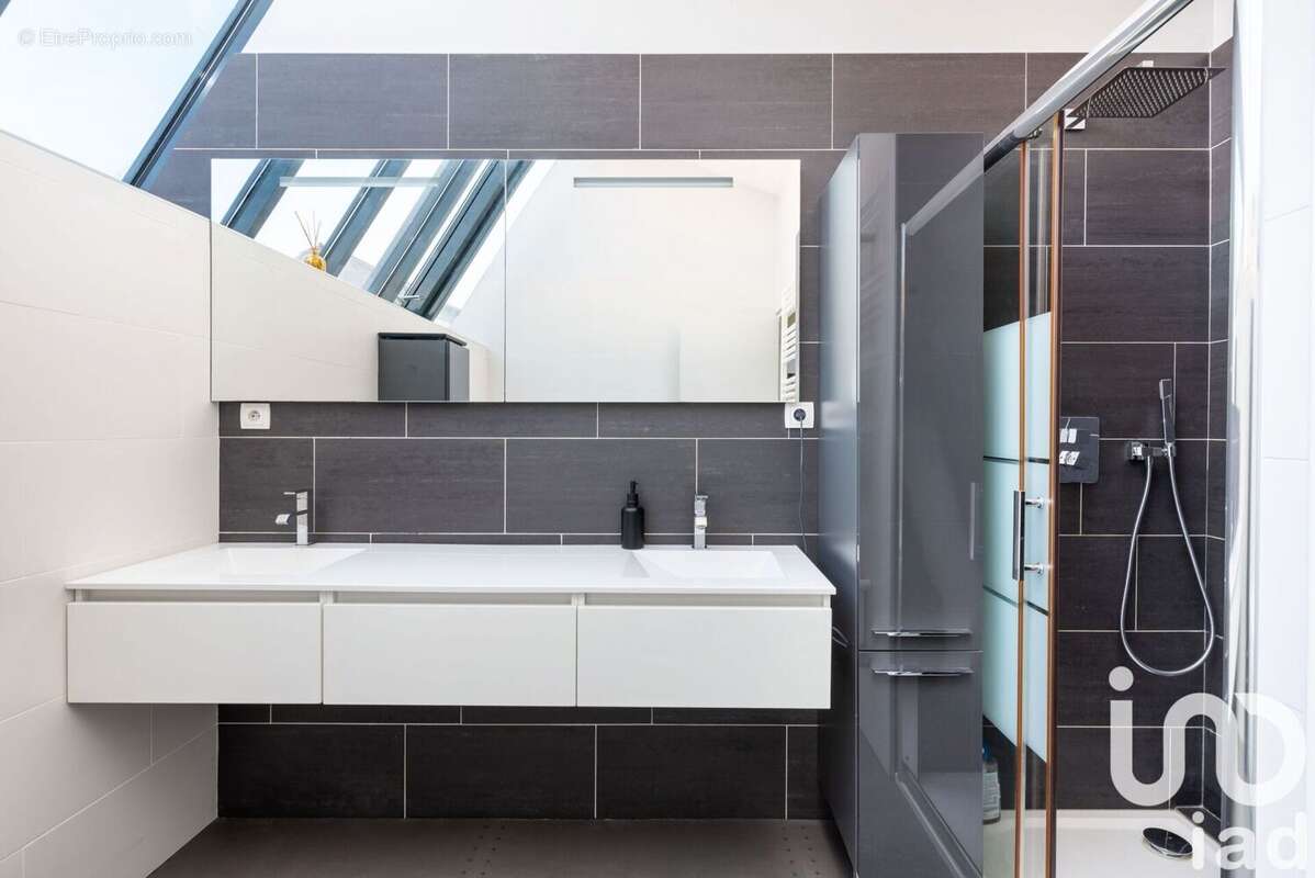 Photo 8 - Commerce à VILLEURBANNE