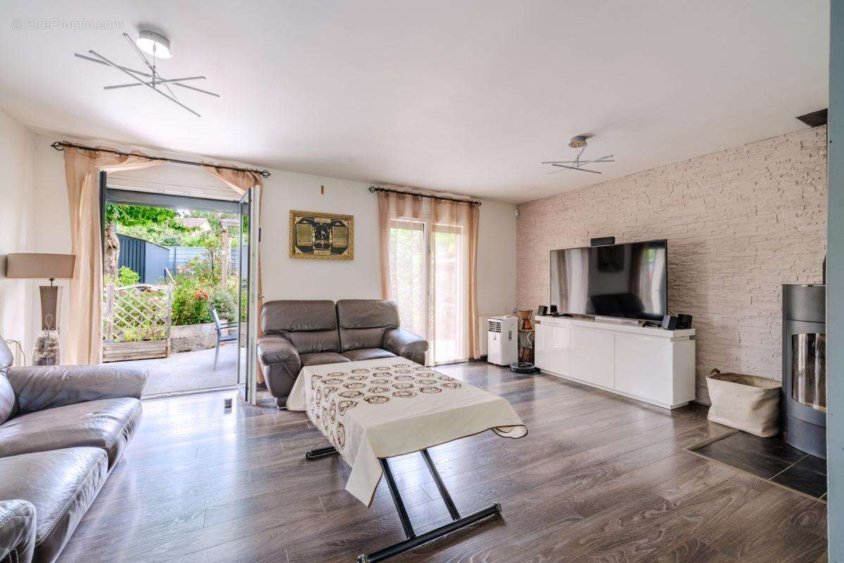 Maison à BONNIERES-SUR-SEINE