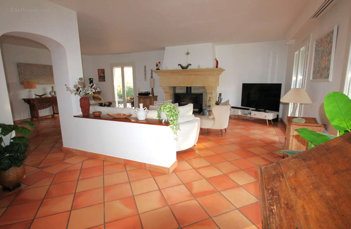 Maison à MONTESQUIEU-DES-ALBERES