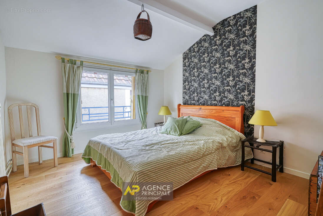 Maison à LE PLESSIS-ROBINSON