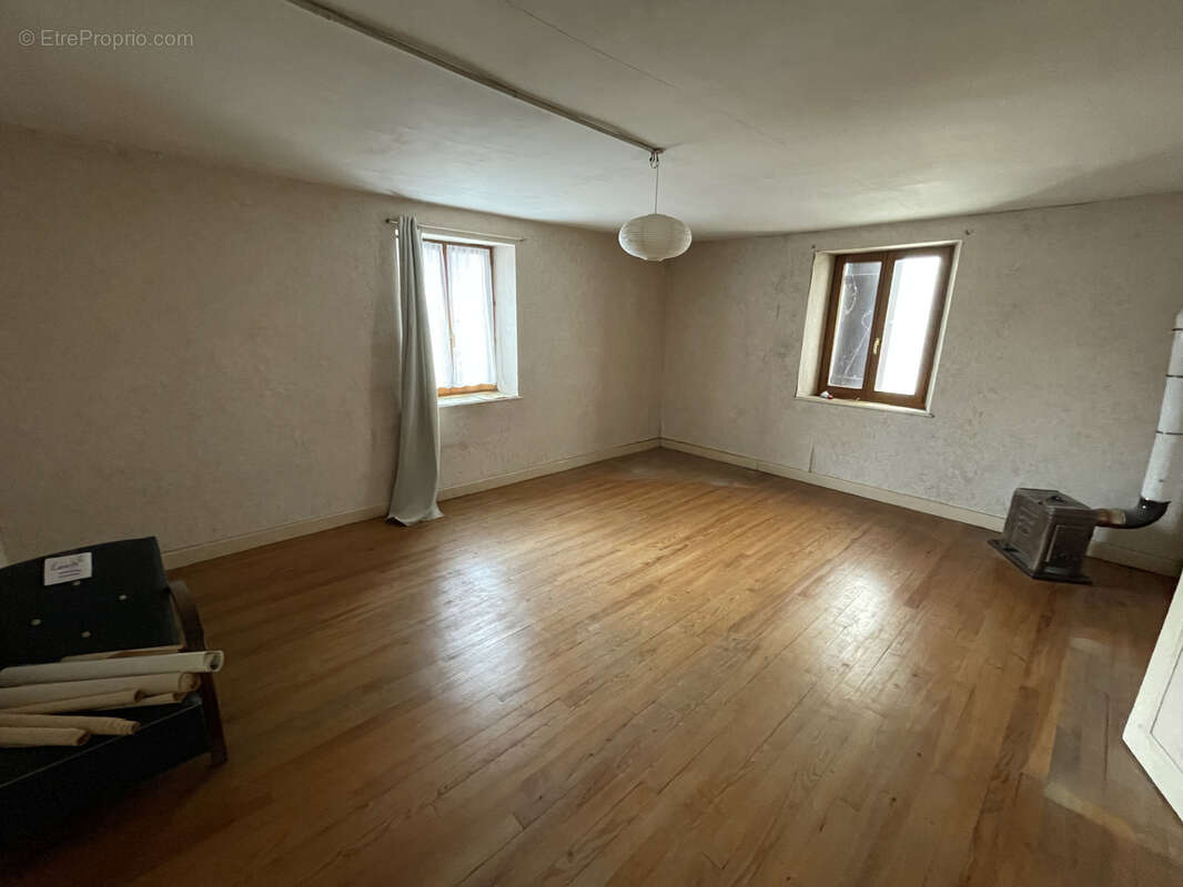 Maison à CHAMPAGNEY