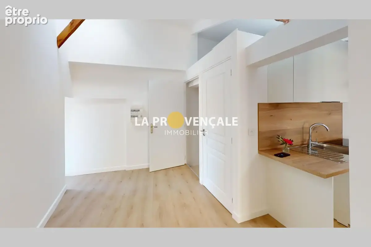 Appartement 38 m² à Trets  - photo 1