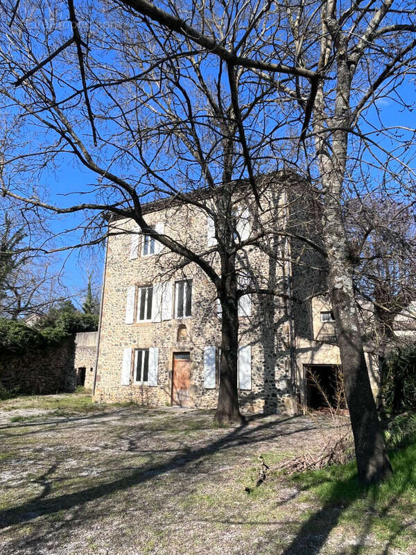 Maison à SAINT-JULIEN-EN-SAINT-ALBAN