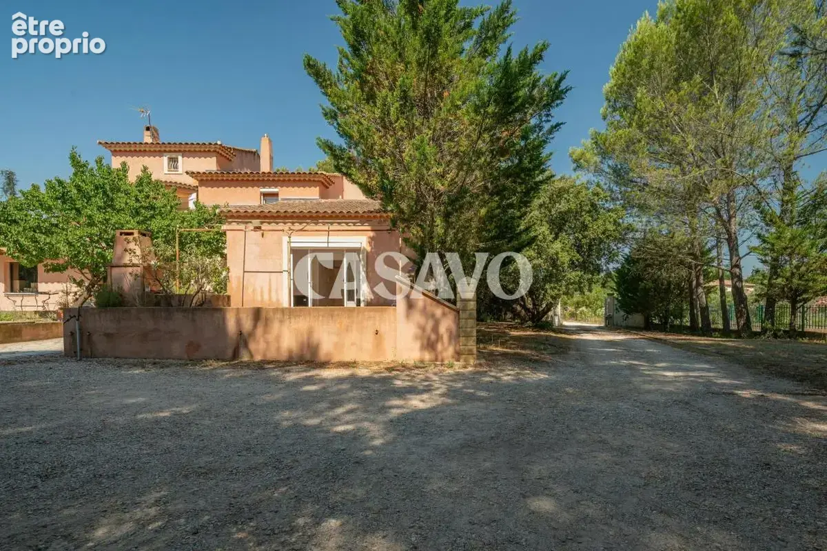 Vente Maison 8 pièces de 236m² - 13760 Saint-Cannat - photo 5