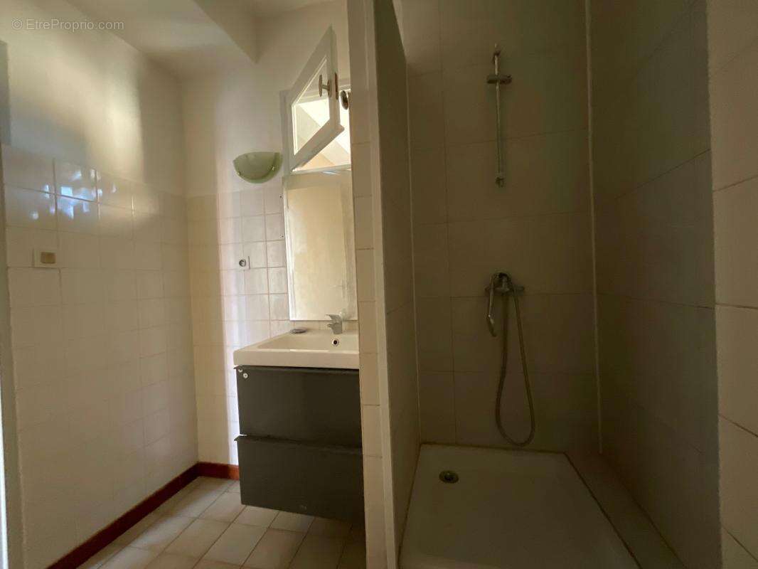 Appartement à CAZERES