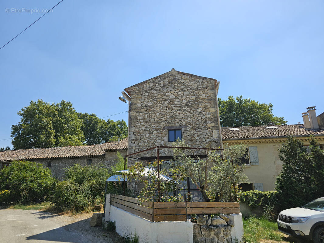 Maison à LA ROQUE-D'ANTHERON