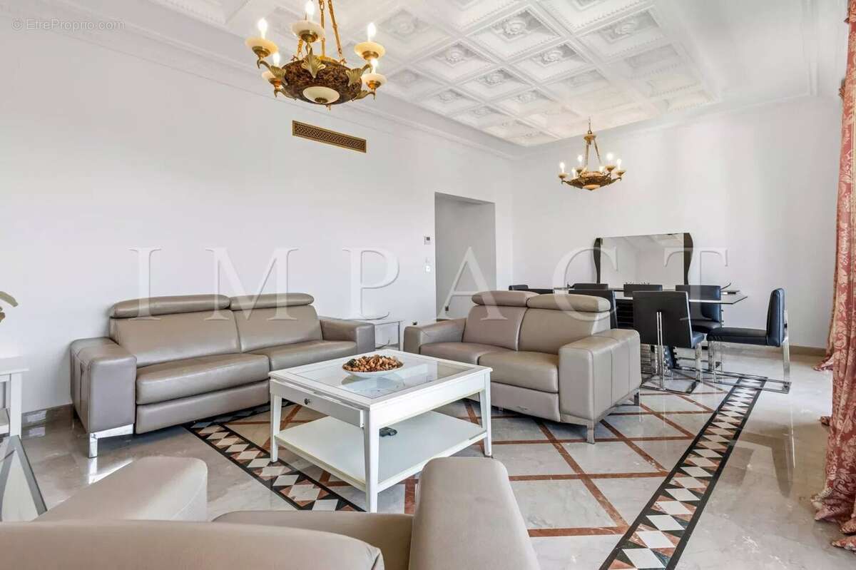 Cannes Croisette Grand Hotel Appartement 5 Pièces à Vendre - photo 4