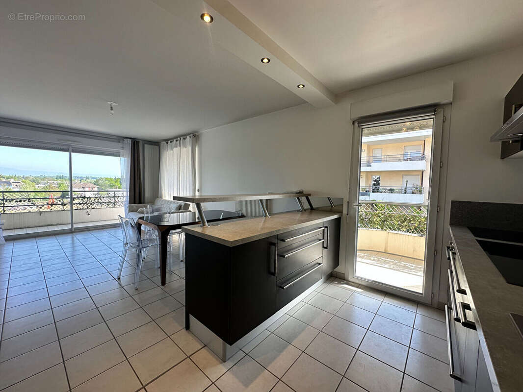 Appartement à AMBILLY