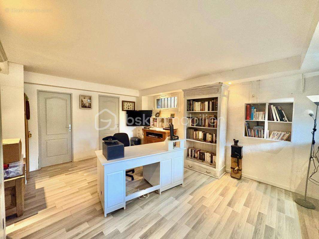 Maison à TOURRETTES