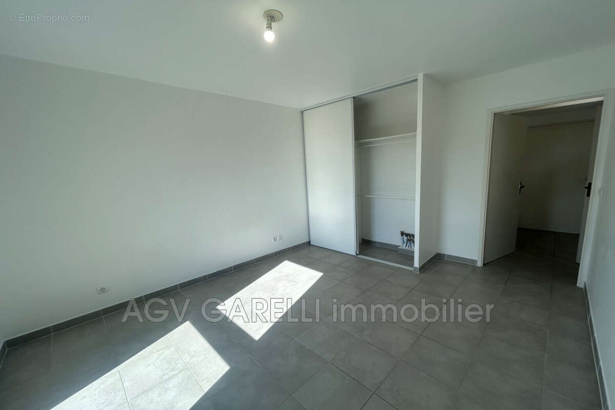 Appartement 38 m² à Toulon  - photo 4