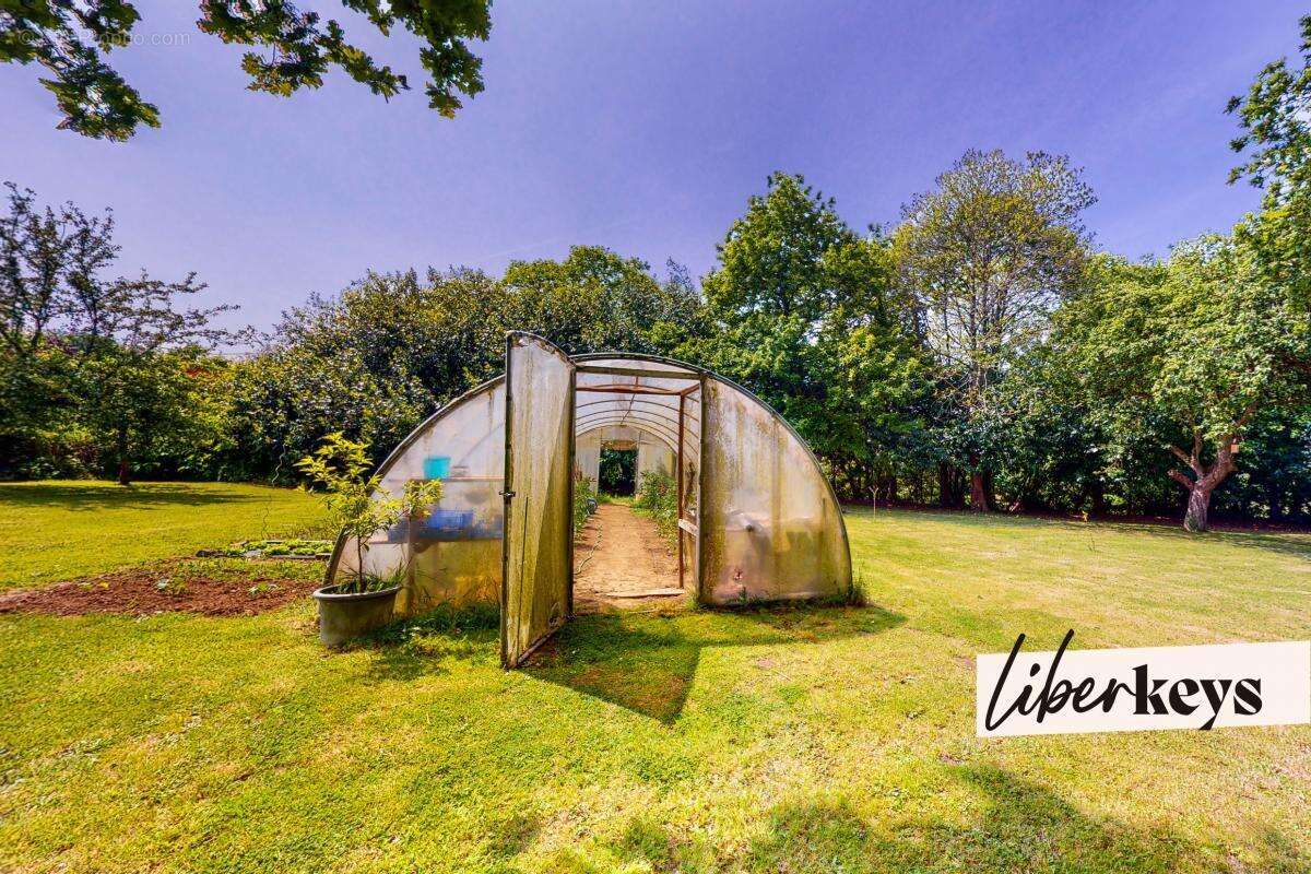 Maison à LA ROCHE-DERRIEN