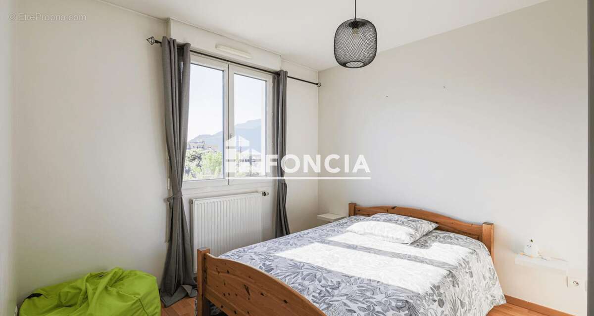 Appartement à SAINT-MARTIN-D'HERES