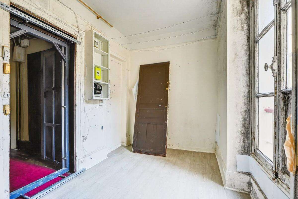 Appartement à PARIS-17E