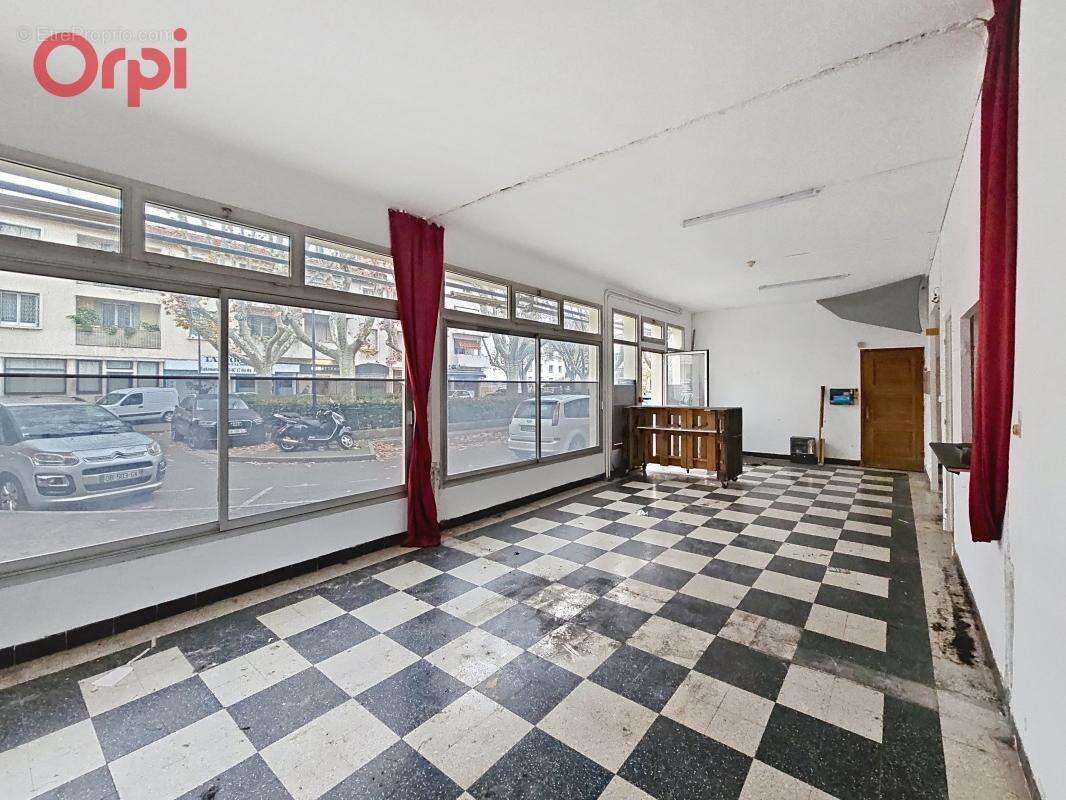 Commerce à LA SEYNE-SUR-MER