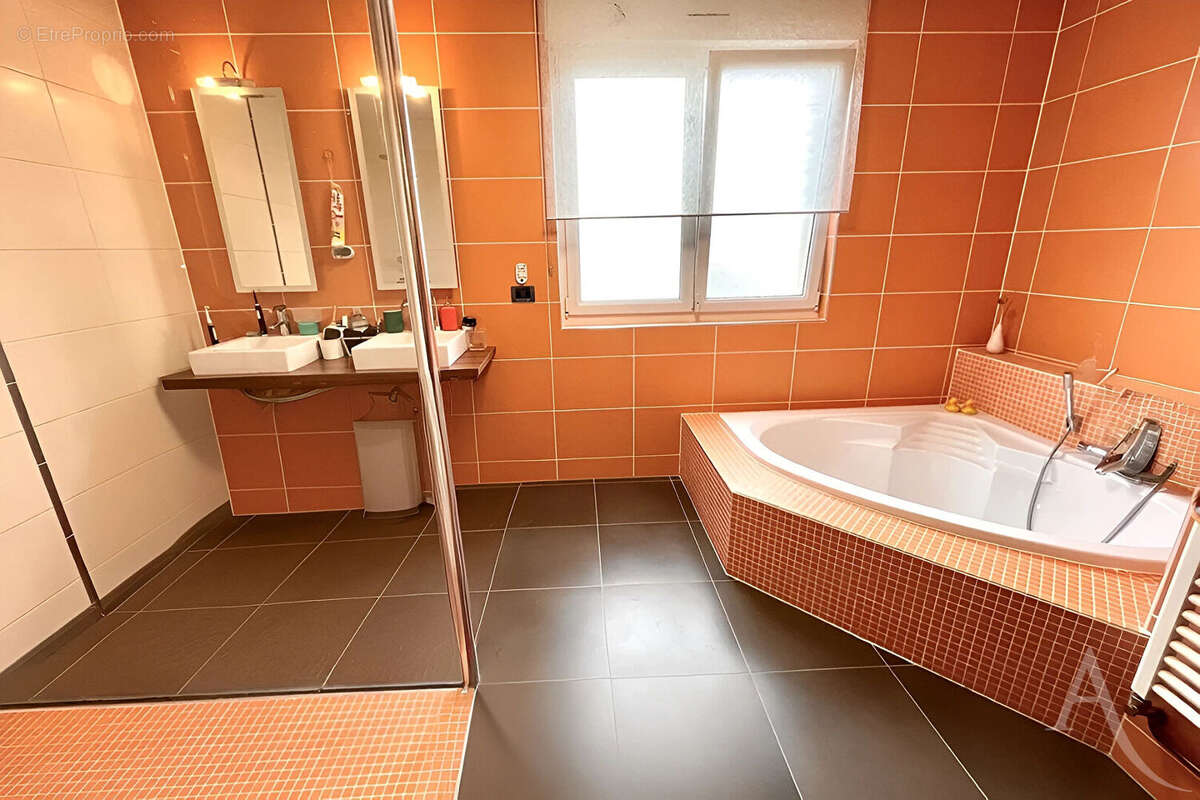 Maison à LA MAXE