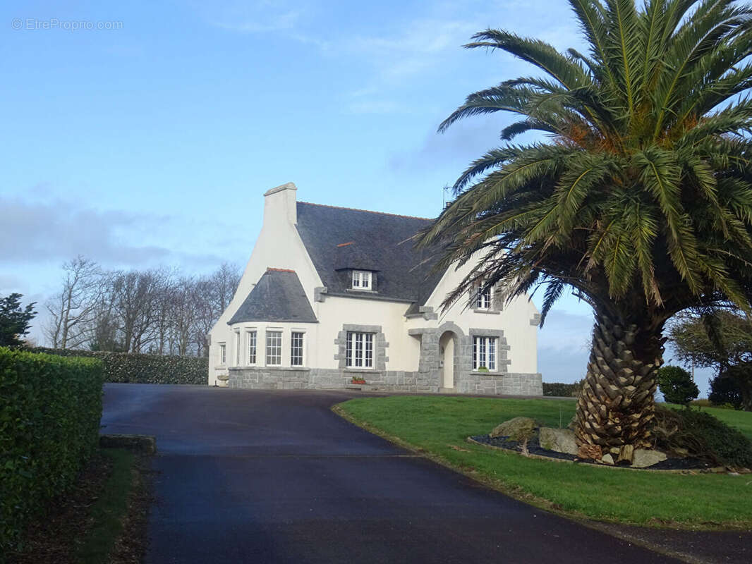 Maison à PLOUGUERNEAU