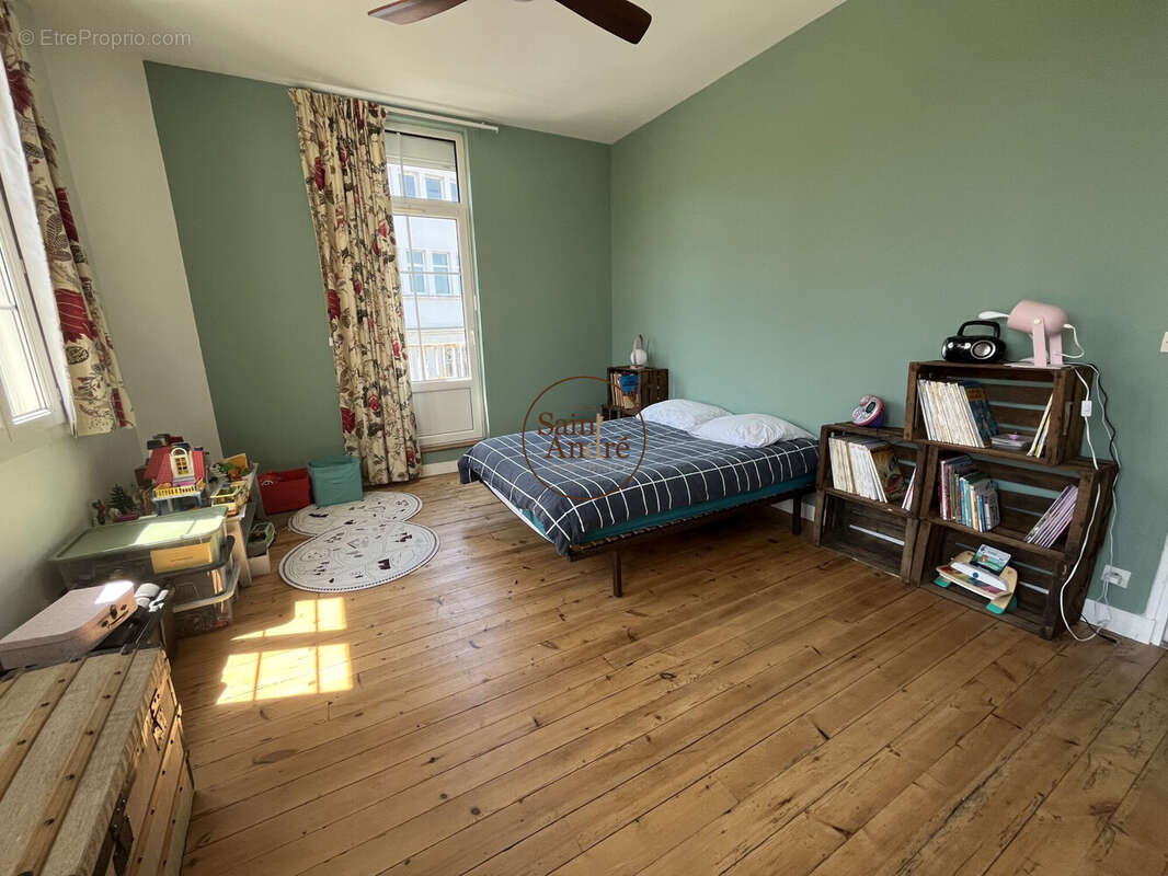 Maison 268 m² à Angouleme  - photo 8