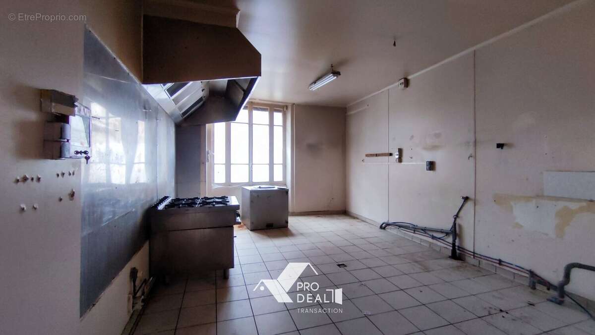 Appartement 568 m² à Haute-Rivoire  - photo 6