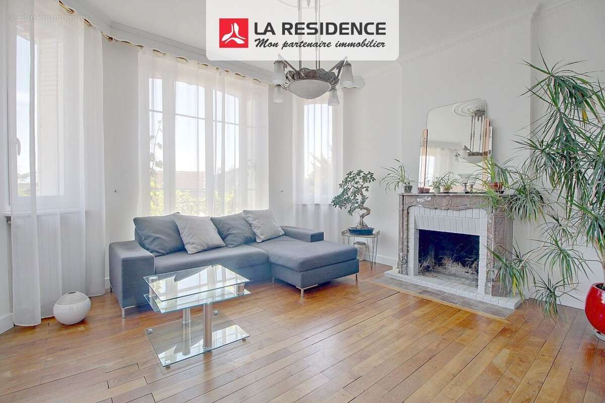 Maison à FRENEUSE