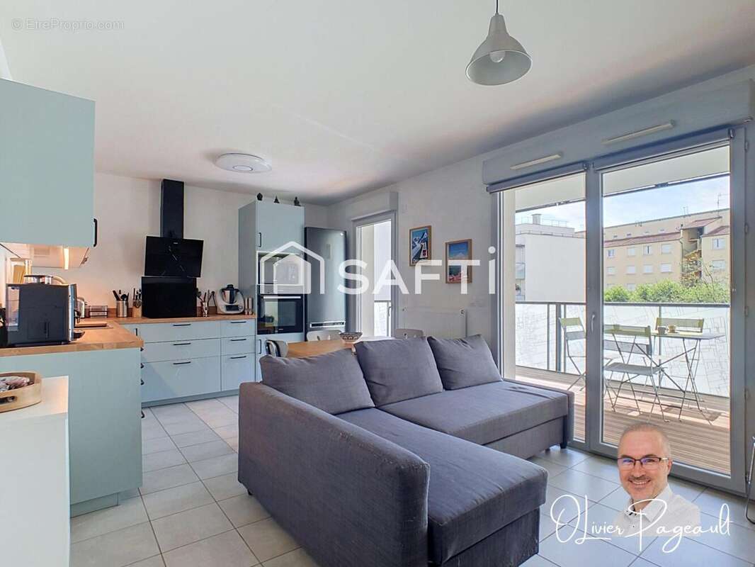 Photo 2 - Appartement à LYON-8E