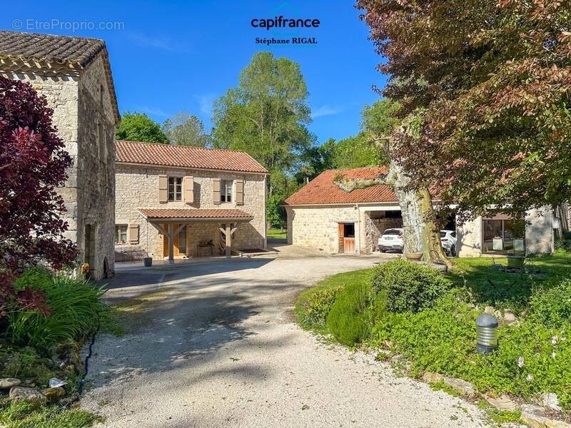Maison à MONTCUQ