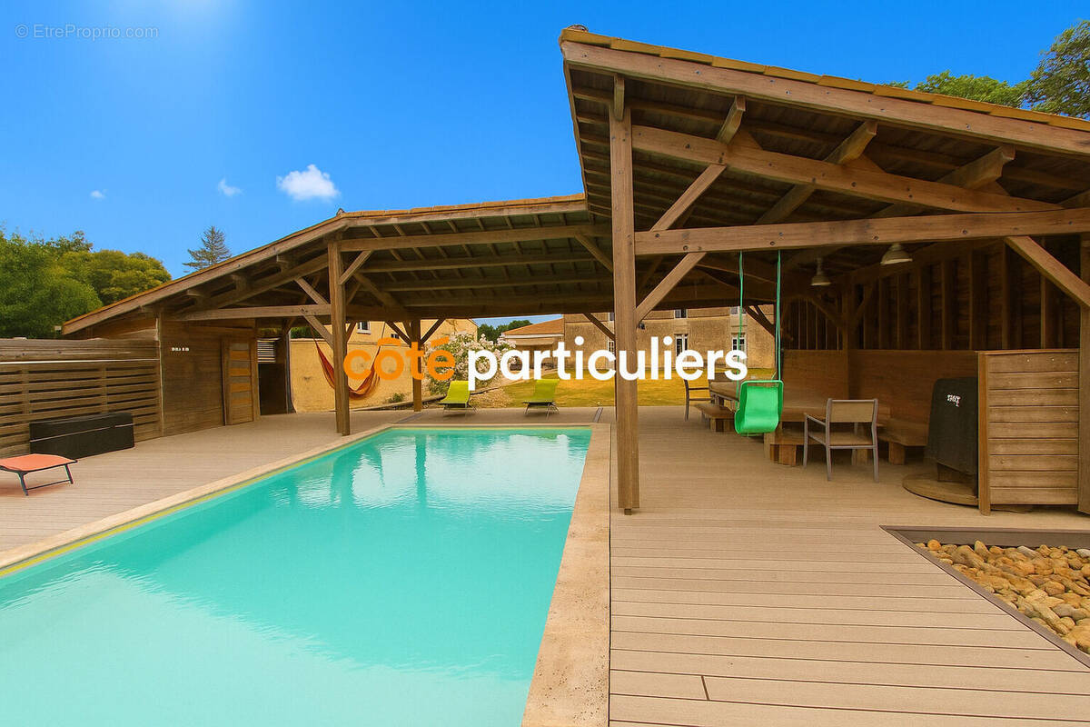 Maison à VOUILLE-LES-MARAIS