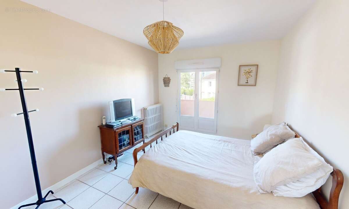 Appartement à SAINT-JEAN-DE-LA-RUELLE