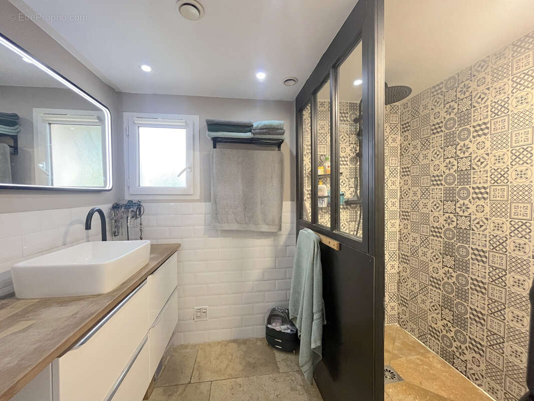 Appartement à SIX-FOURS-LES-PLAGES