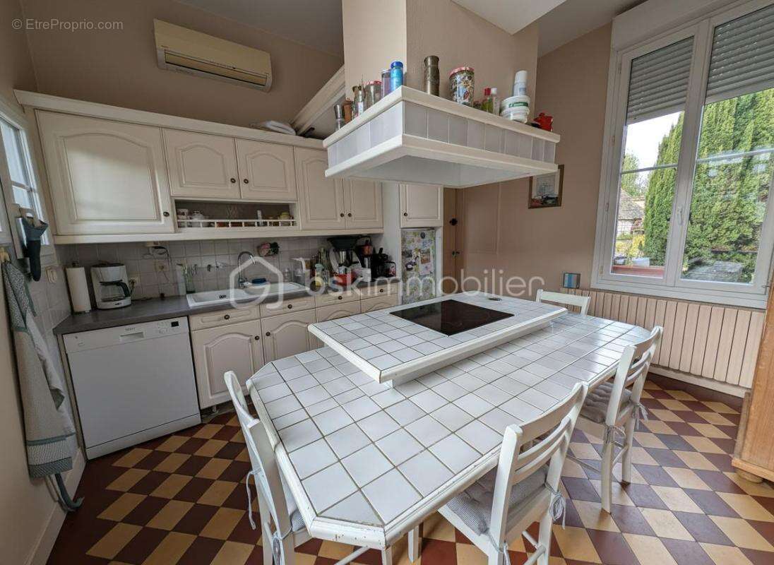 Maison à PONT-SUR-YONNE