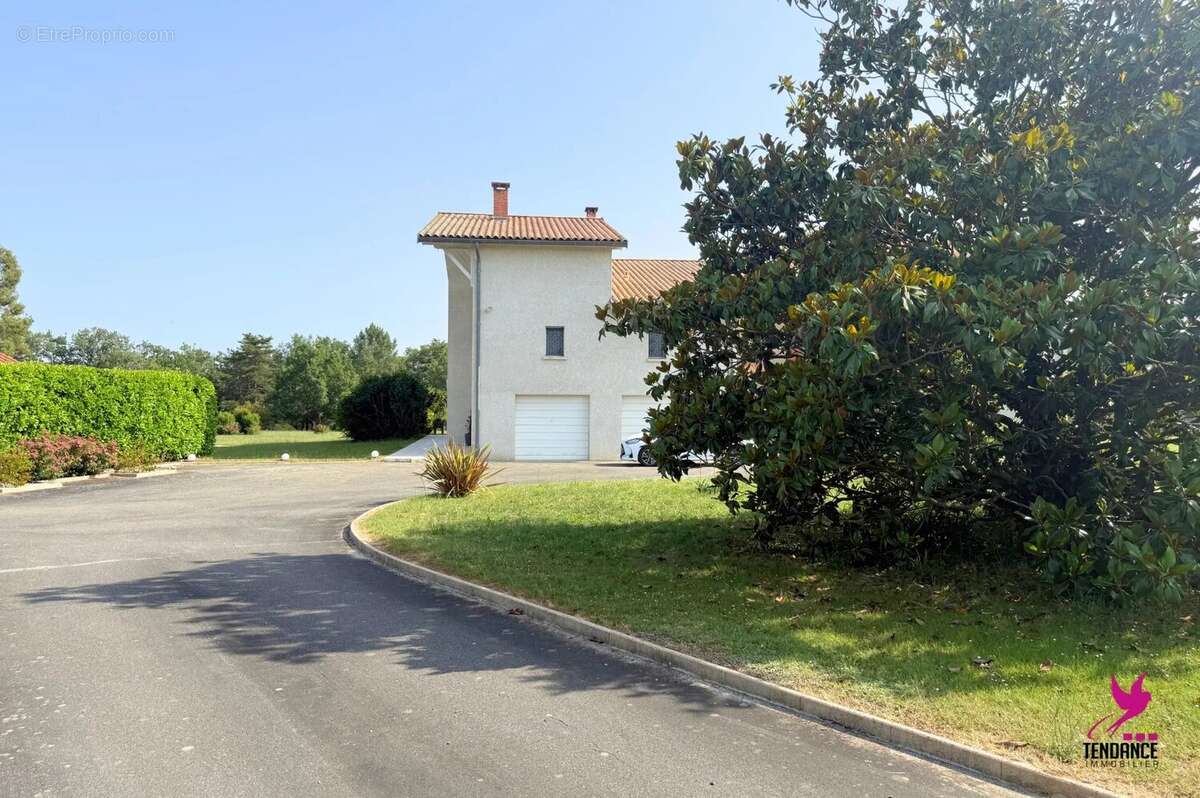 Maison à LARRA