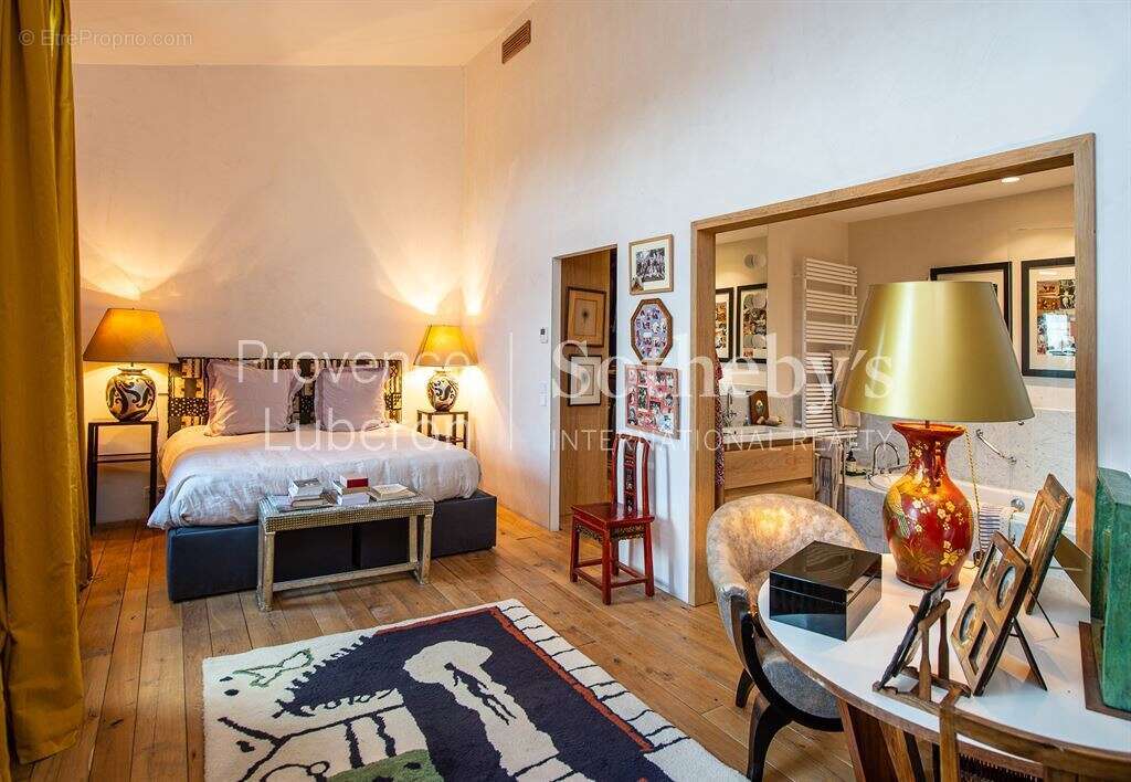 Maison à VAUGINES