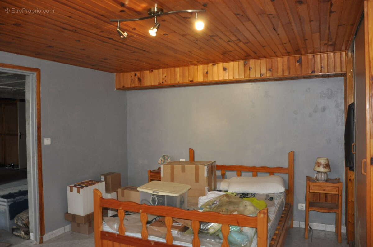 Beau pavillon sur sous-sol, 3 chambres et terrain arboré de 1510 m2 - photo 11