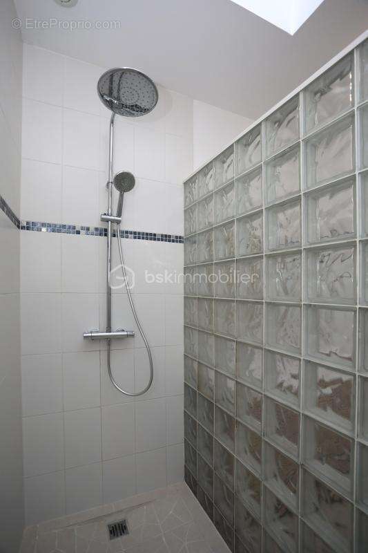 Maison à PAREMPUYRE