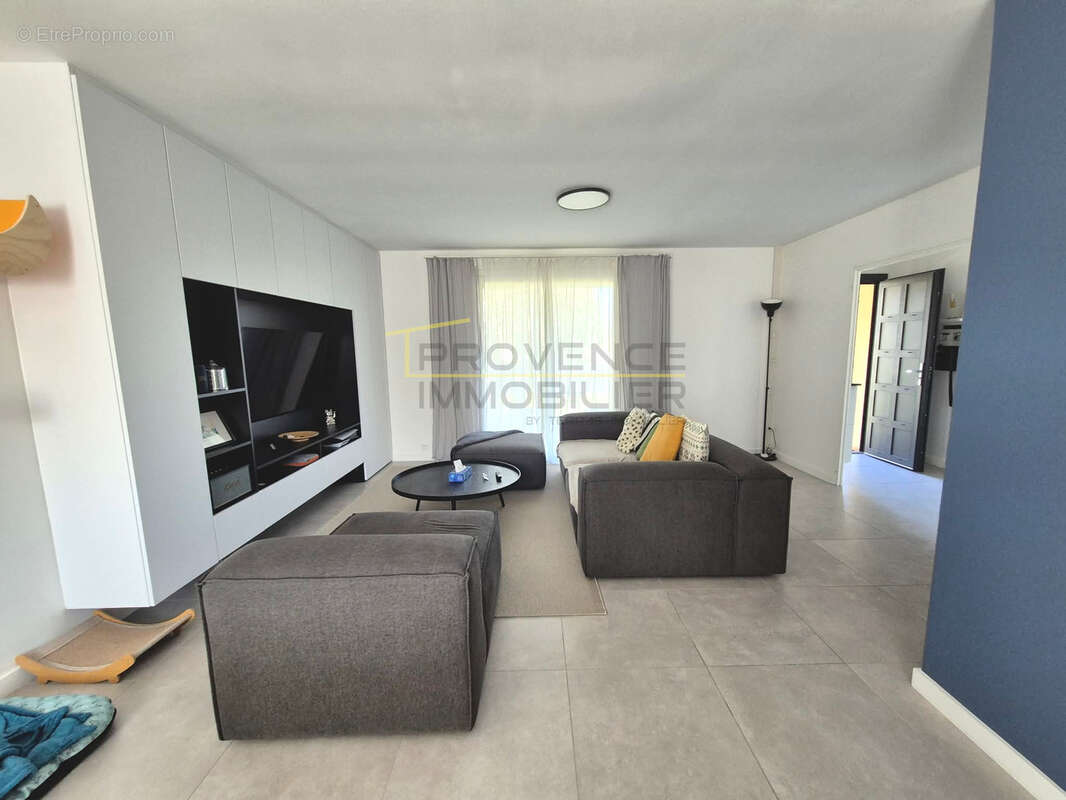 Maison à MONTELIMAR