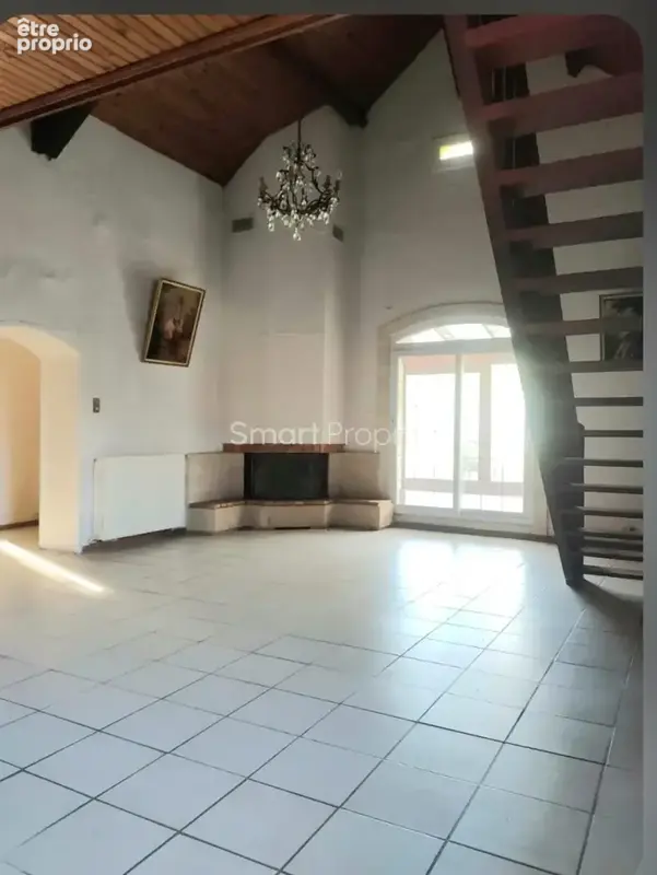Grande maison en pierre de 208 m2 à Saint-Yzan-de-Soudiac   idéal famille ! - photo 5