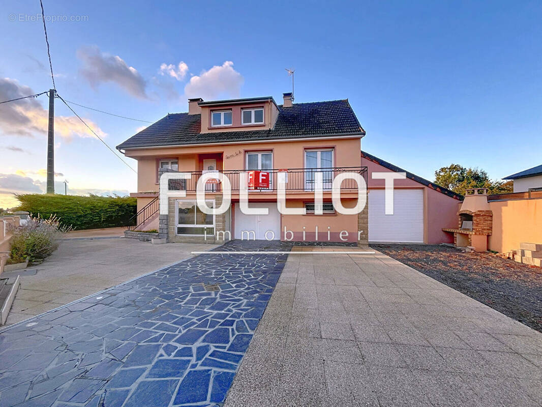 Maison à BRICQUEVILLE-SUR-MER