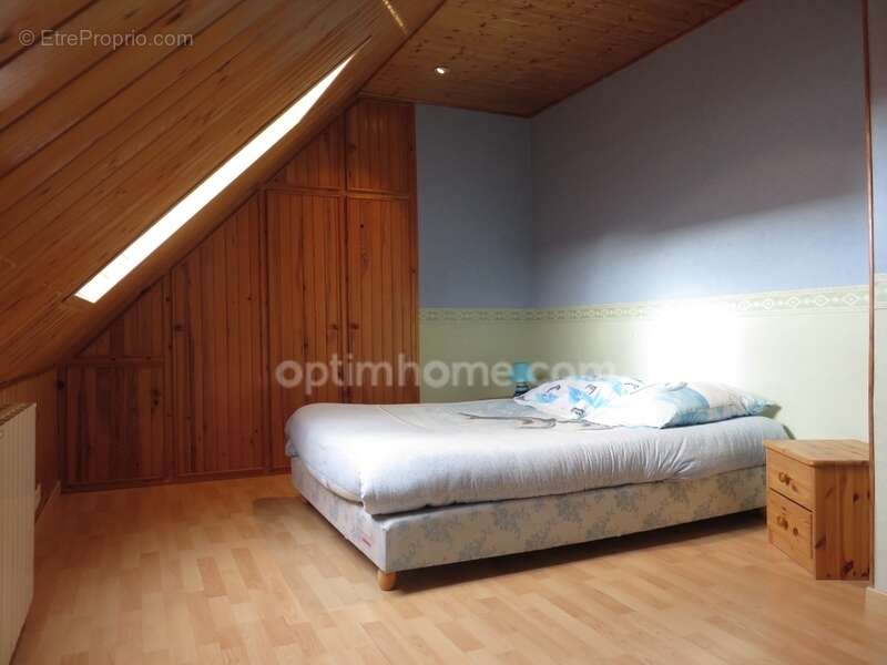 Proche Longnes – Maison familiale 4 chambres avec jardin dans un environnement privilégié à Mondreville - DPE D - photo 12