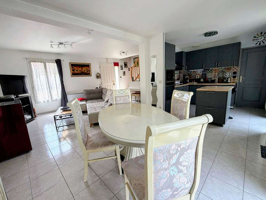 Maison à MERU