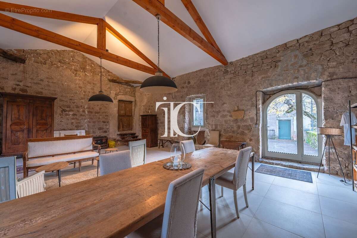 Maison à VINEZAC