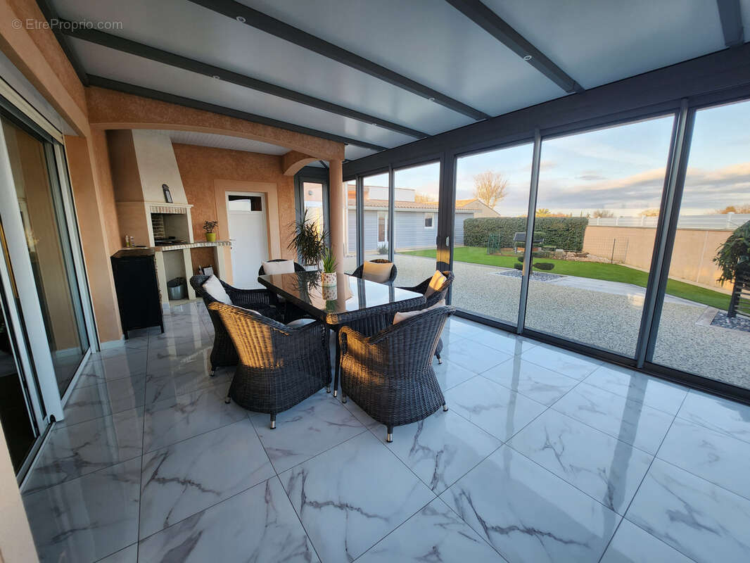 Maison à SAINTE-GEMME-LA-PLAINE